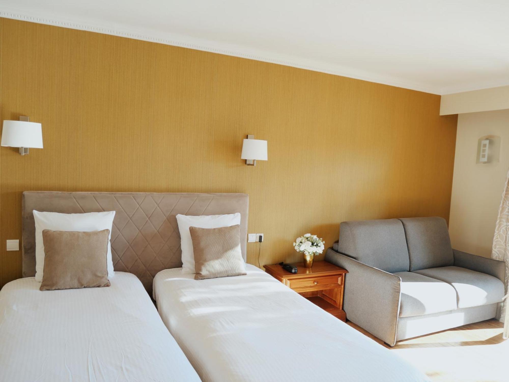 Logis Le Clos Deauville Saint Gatien Exterior photo