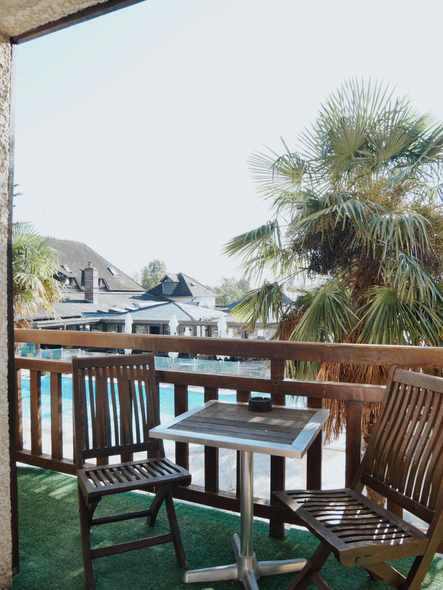 Logis Le Clos Deauville Saint Gatien Exterior photo